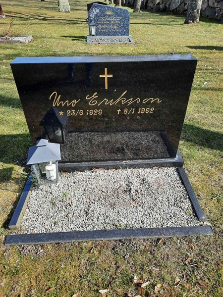 Grave number: OG P    21-22