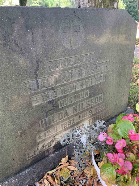 Grave number: NK B 425, 426, 427