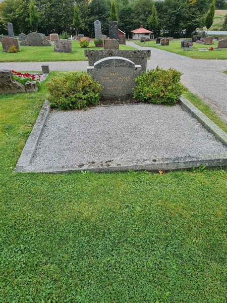 Grave number: KN 02   473, 474