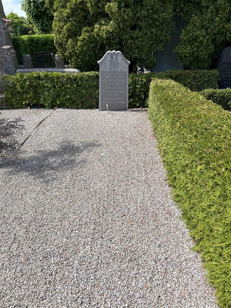 Grave number: NK IV    17