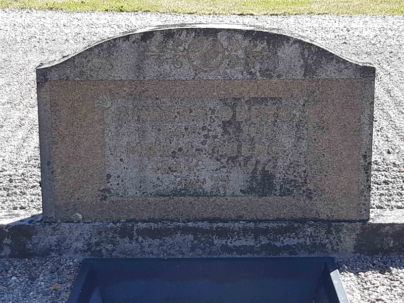 Grave number: VI V:A    38