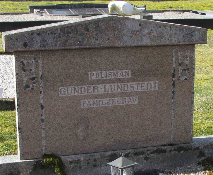 Grave number: HJ  1457, 1458