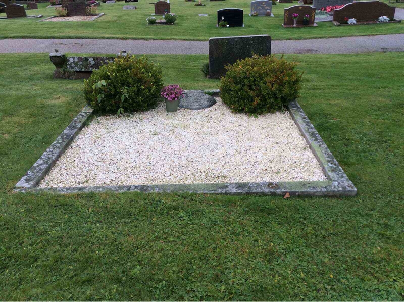 Grave number: KN 01   258, 259
