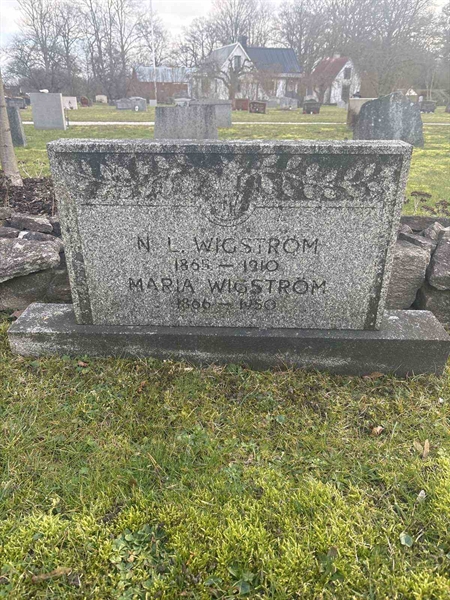 Grave number: E C 169