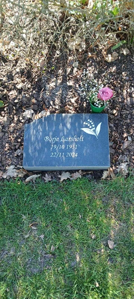 Grave number: 3 Nya U2     8
