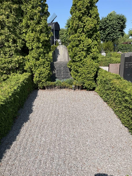 Grave number: NK VI    34