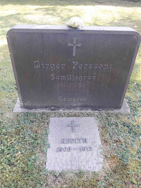 Grave number: TÖ 3    83