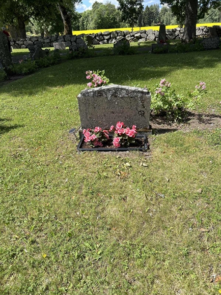 Grave number: 2 G  821-822