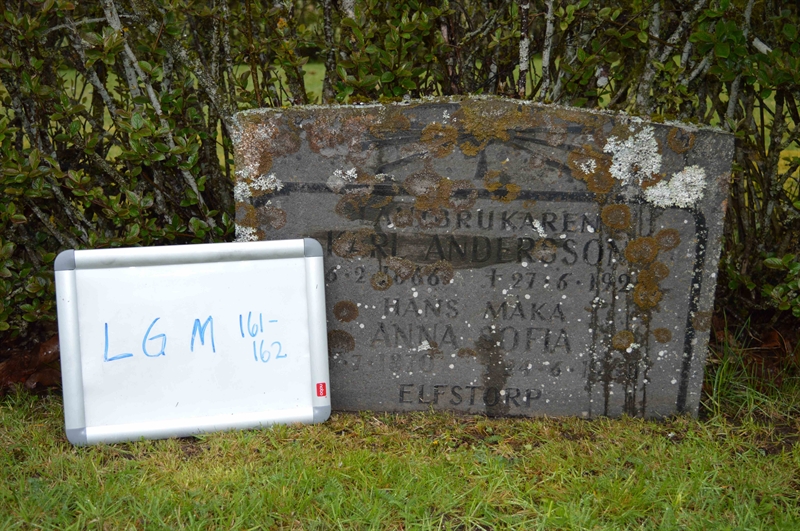Grave number: LG M   161, 162