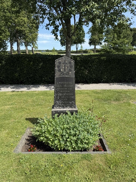 Hautatunnus: FÅ B 208, 209, 210