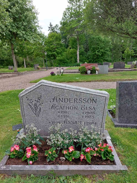 Grave number: FB 2 18, 19