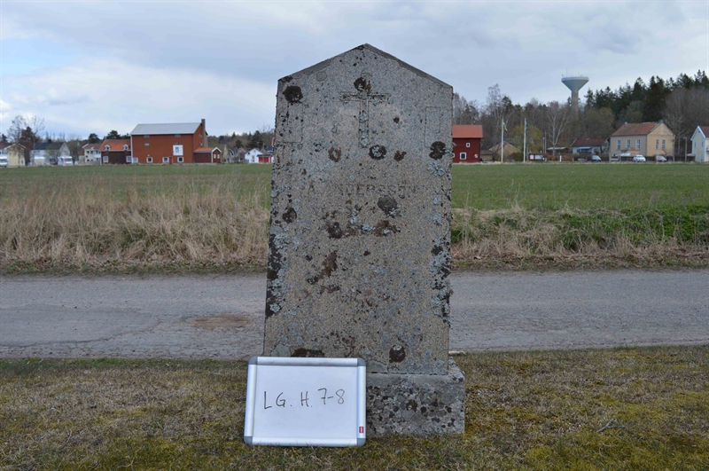 Grave number: LG H     7, 8