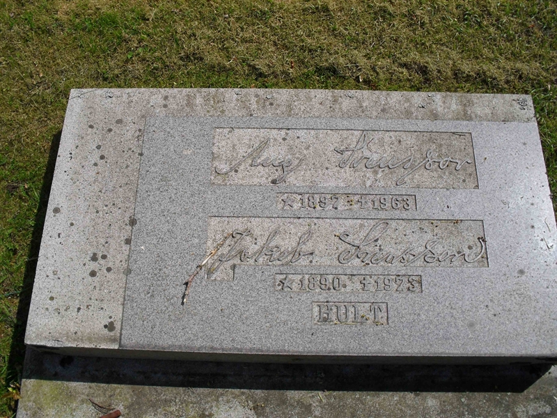 Grave number: JÄ SO   106, 107