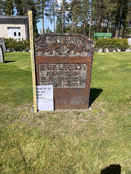 Grave number: 04 05    32-33