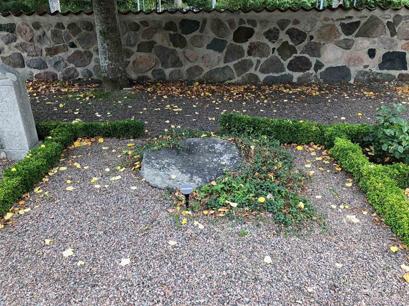 Grave number: Kå 03    25, 26