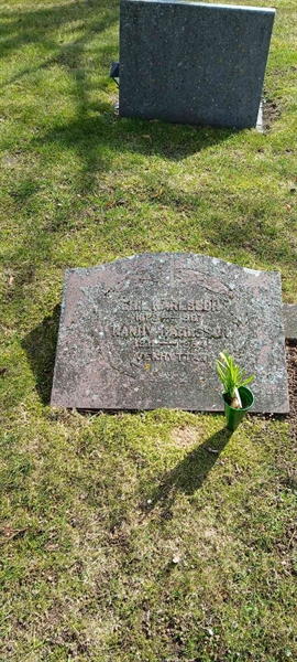 Hautatunnus: 3 Nya B    38-39