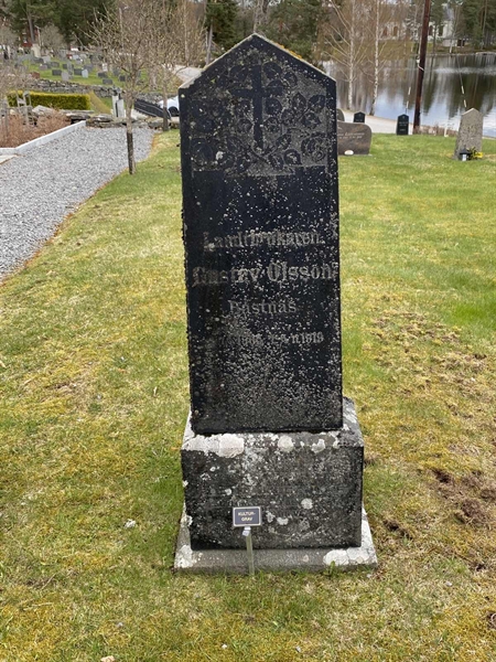 Grave number: 10 Vä 04    47