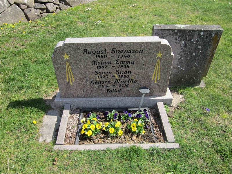 Grave number: 04 C  134, 135