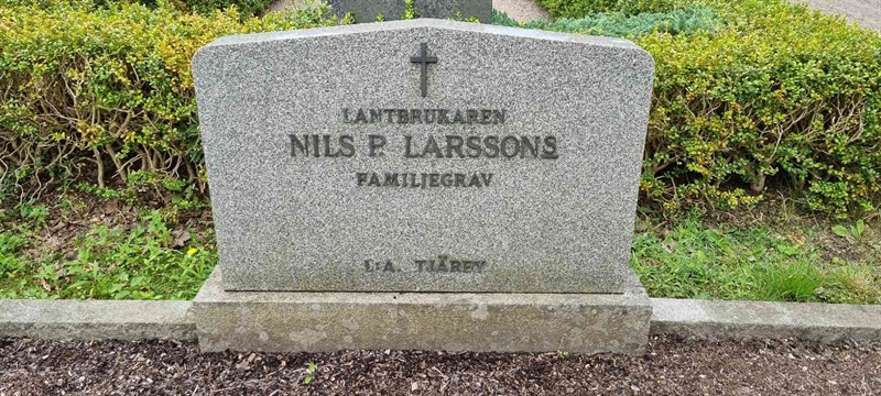 Grave number: LM 1 14  015