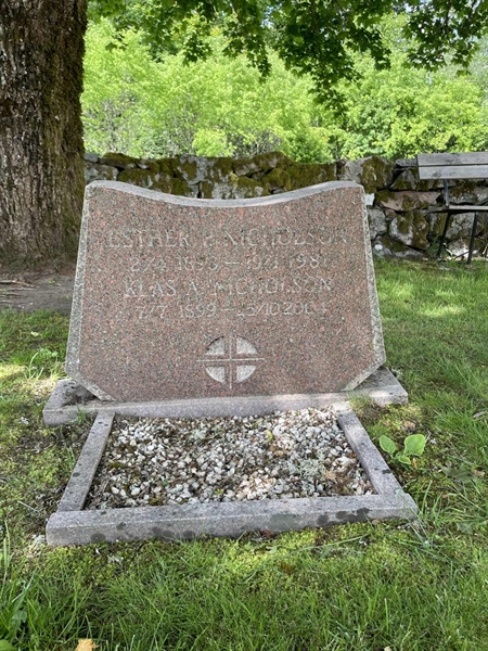 Grave number: 4 G 7