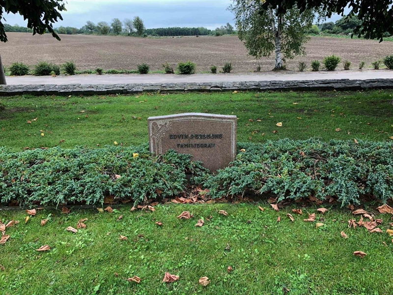 Grave number: RK Y    15, 16