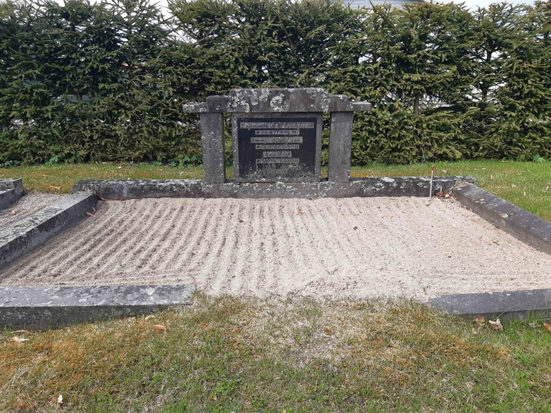 Grave number: NO 24     8