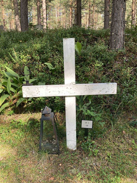 Hautatunnus: SK C 128