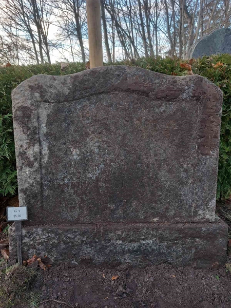 Grave number: M V   35, 36