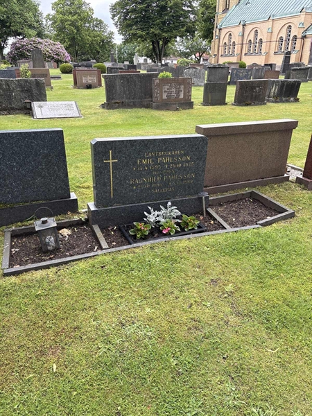 Grave number: SKF D   236, 237