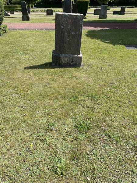 Grave number: EK E 2    74