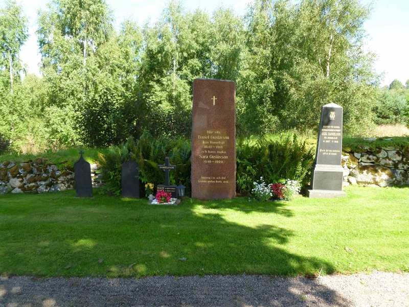 Grave number: ÖGG I   74, 75, 76, 77, 78, 79