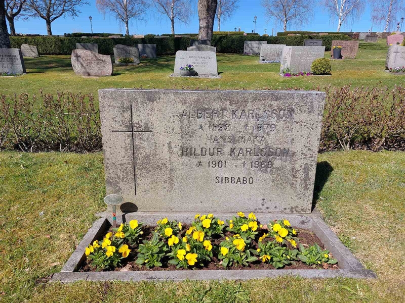 Grave number: HV 32   38, 39