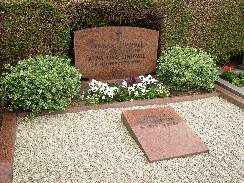 Grave number: LM 2 18  119