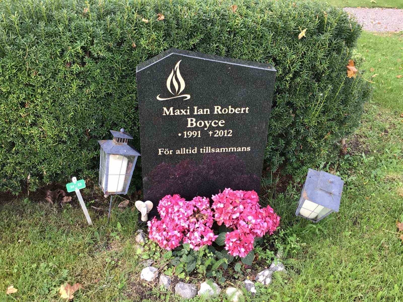 Hautatunnus: Kaga ny    23-24