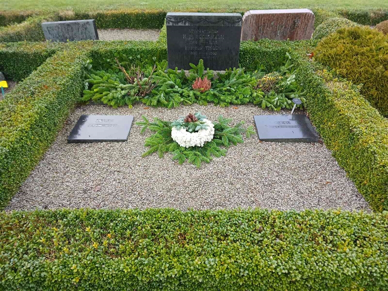 Grave number: Si I    49, 50