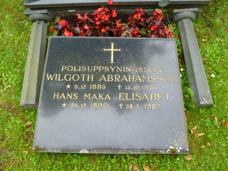 Grave number: ROG F   79, 80