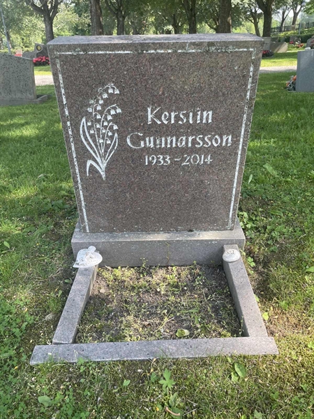 Grave number: H 8    55