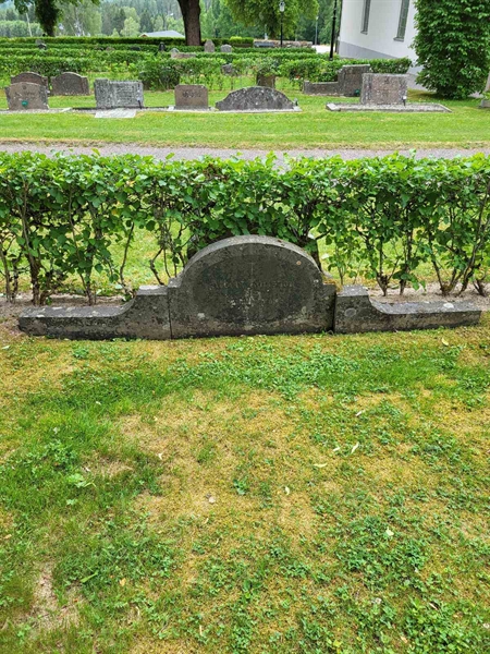 Grave number: Jä 02    17