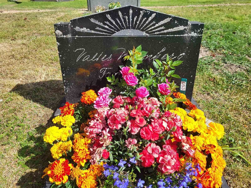 Grave number: 001 1    53
