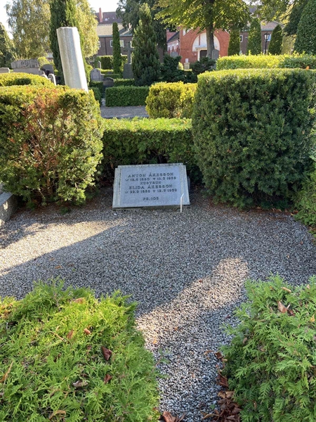 Grave number: VK II   118
