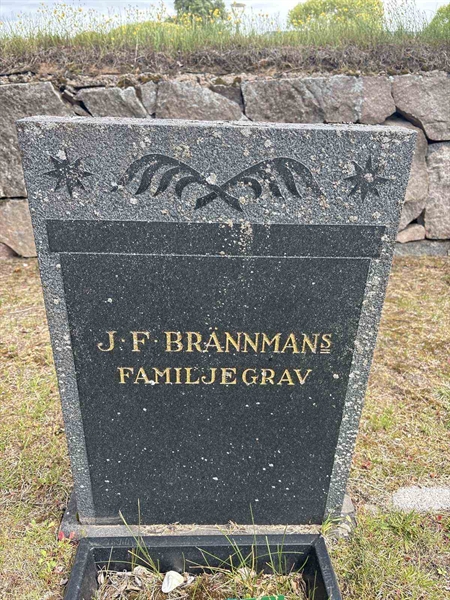 Grave number: 003 B    29