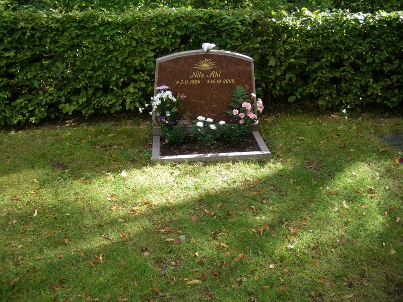 Grave number: SB 18    13