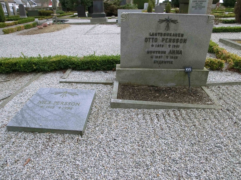Grave number: LB F 072-073