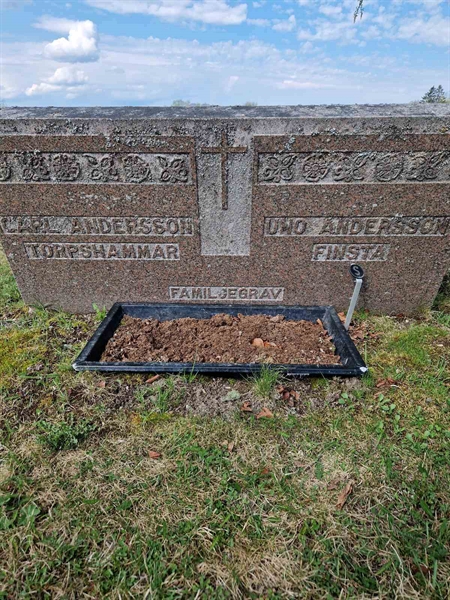 Grave number: 501 05 550-552