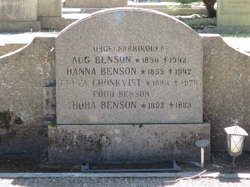 Grave number: HÖB 14     6
