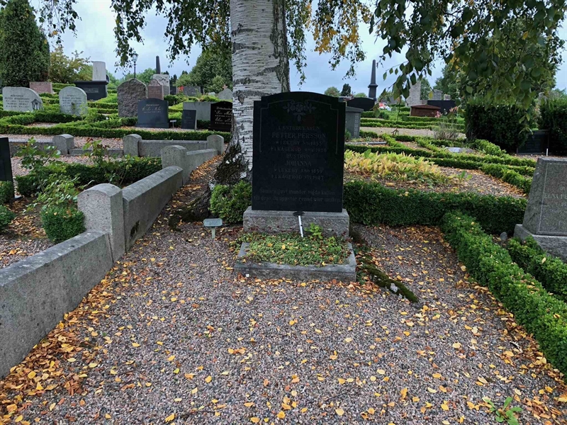 Grave number: Kå 20 11, 12
