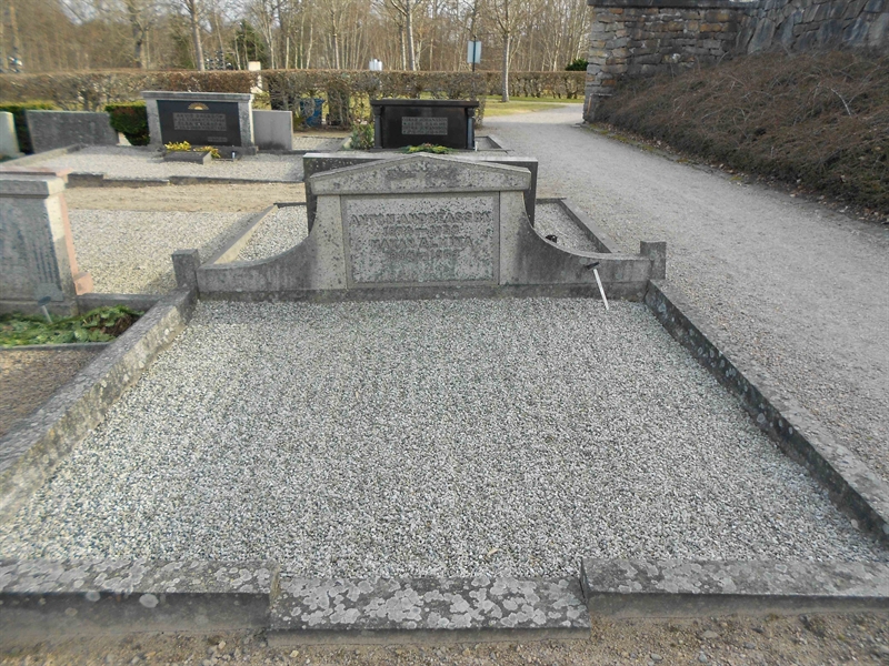 Grave number: NÅ M4    71, 72
