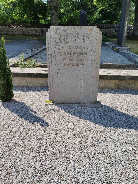 Grave number: NÅ 04   106, 108