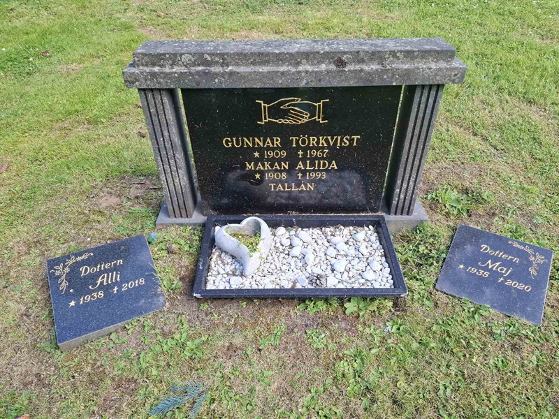 Grave number: 001 2   804