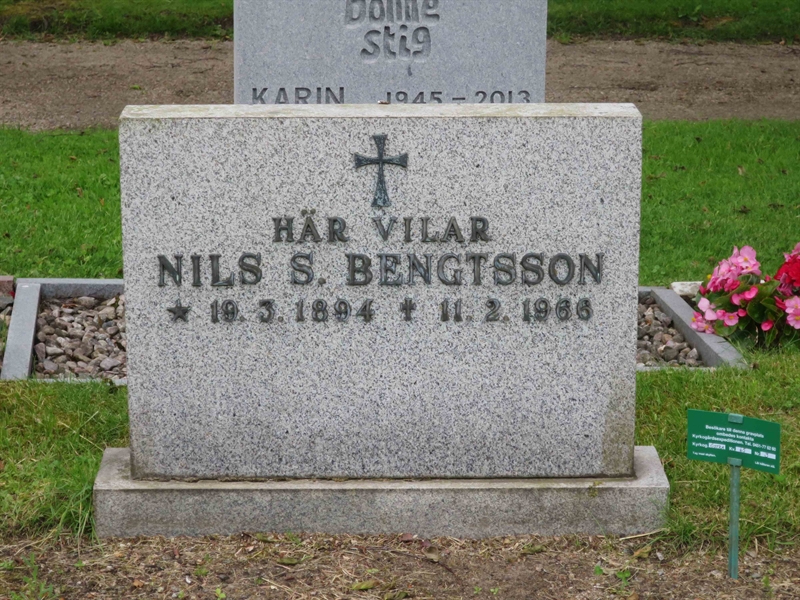 Grave number: HÖB 65     3